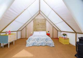 Люкс-шатры Killarney Glamping at the Grove, Suites and Lodges Килларни Romantic Glamping Suite-13